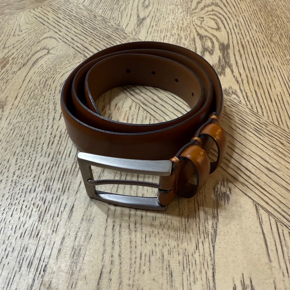 Joseph Abboud Mens Brown Leather Belt Brushed Silver Buckle Size 34 / 85 - Picture 1 of 8
